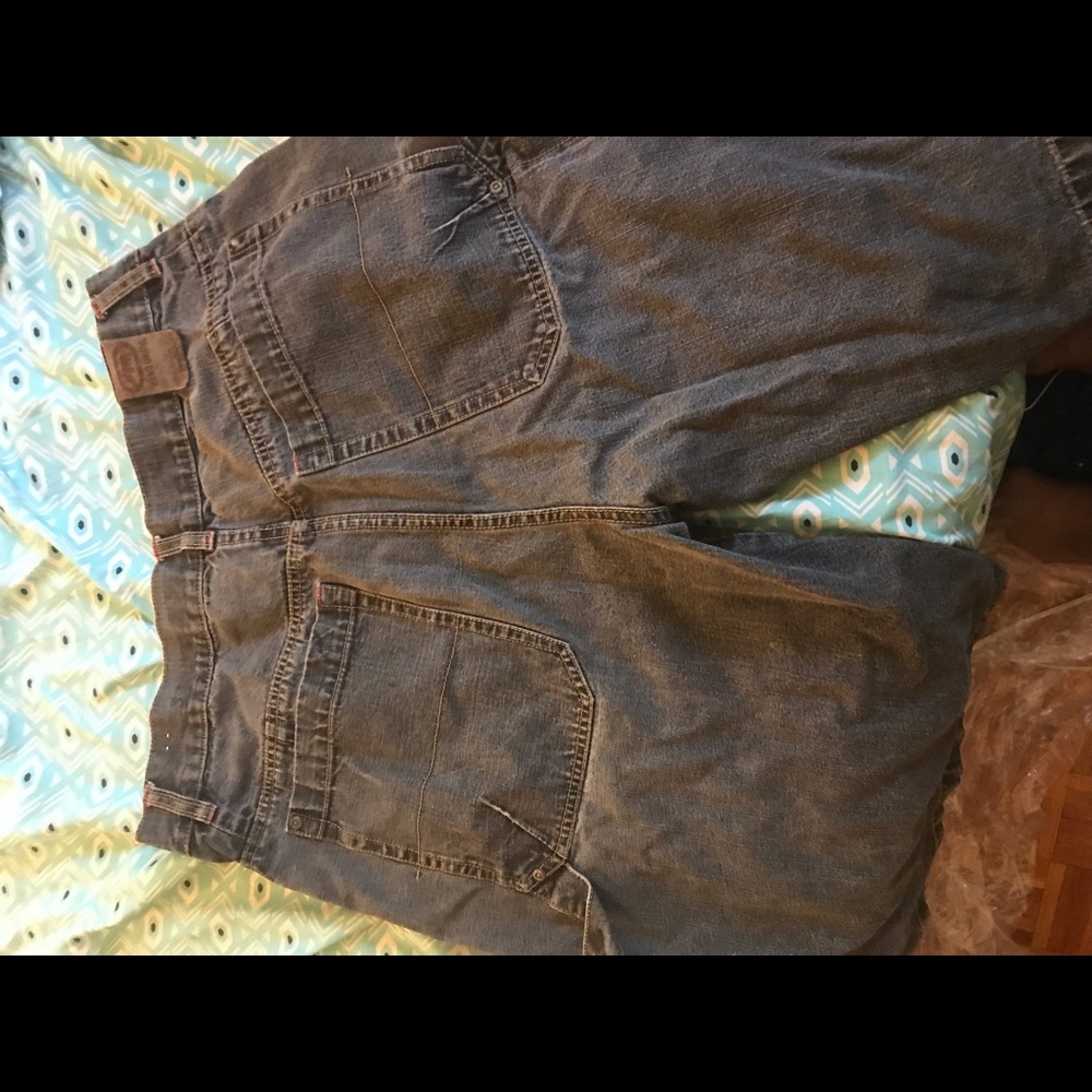 Ecko Unlimited Foundry Denim Shorts. Size 36. Has black faded look for style.